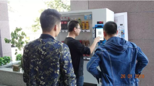 無(wú)人售貨機(jī)的優(yōu)勢(shì)和劣勢(shì)(圖1) 無(wú)人售貨機(jī)的優(yōu)勢(shì)和劣勢(shì)(圖1)